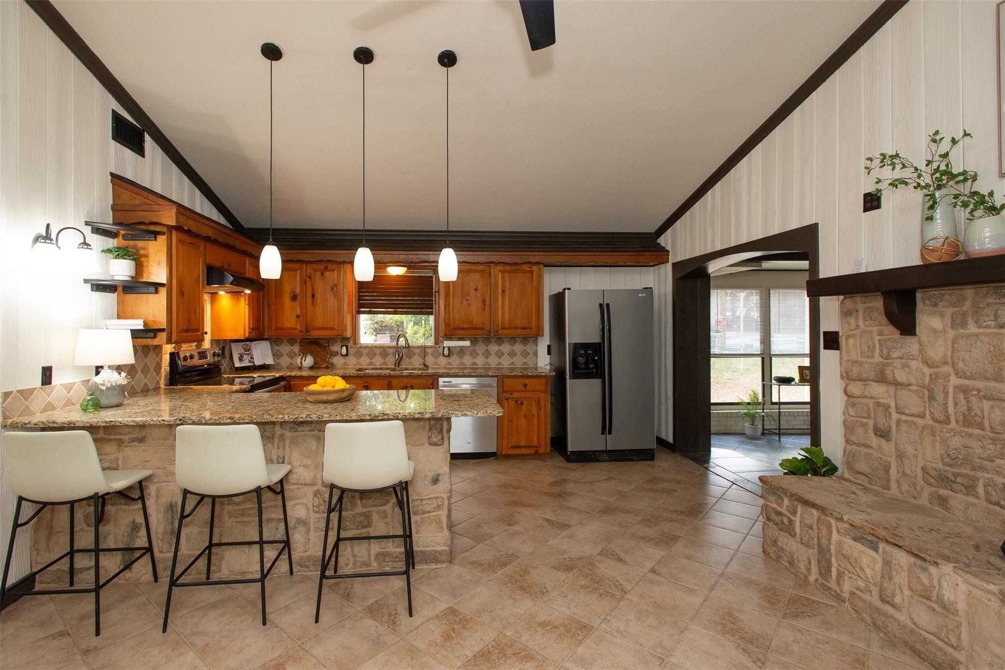2328 Wildwood Way Tool TX 75143