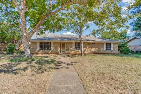 1042 Capetown Drive Grand Prairie TX 75050