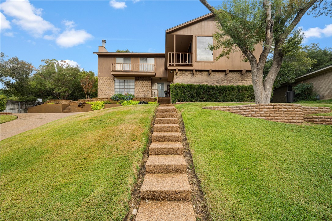 825 Wooded Crest Drive Woodway TX 76712