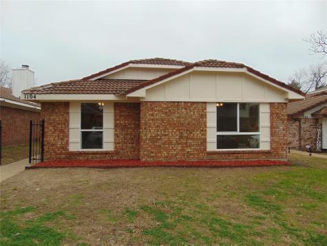 1104 Sandalwood Lane Desoto TX 75115