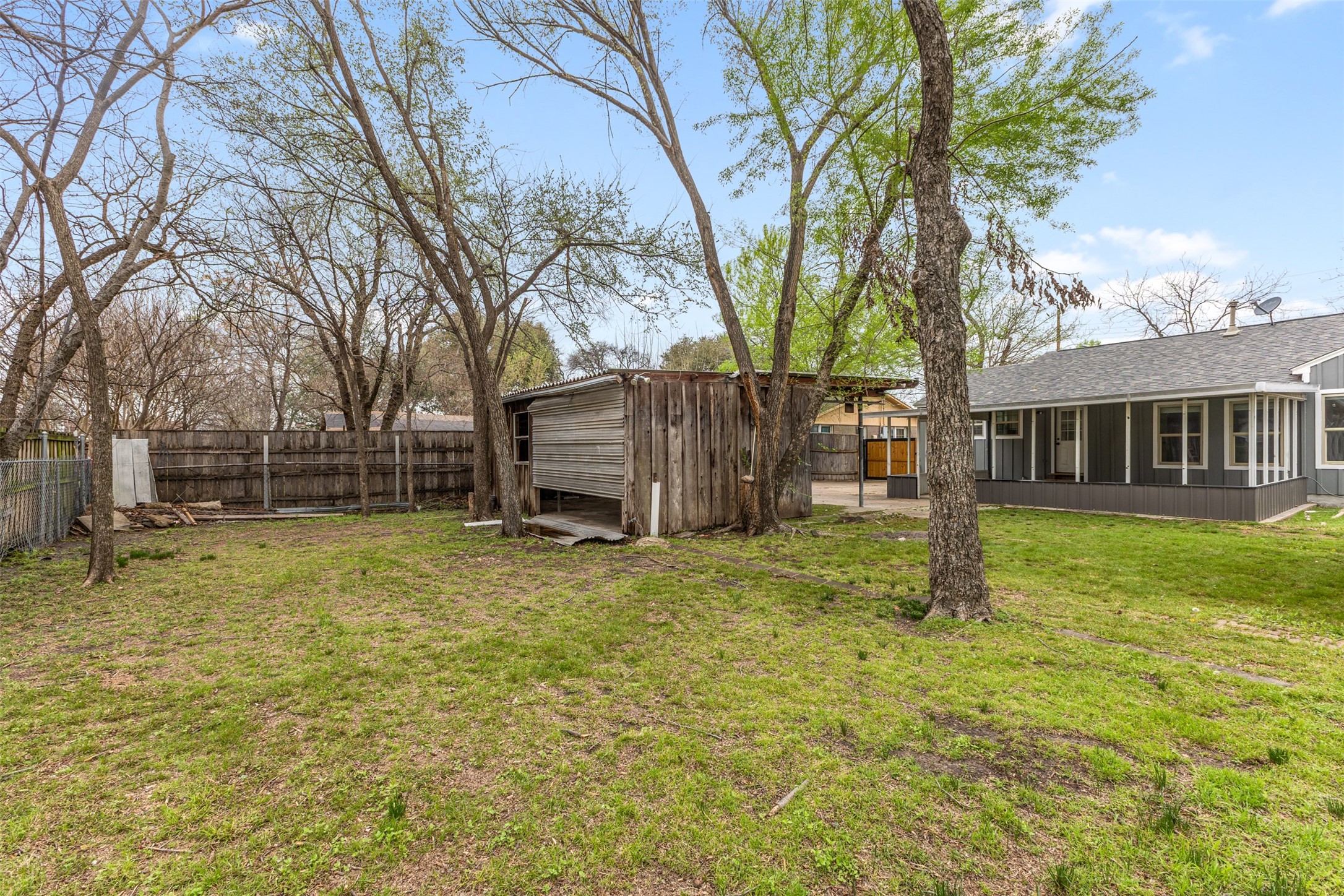 1014 Harlan Street Irving TX 75060