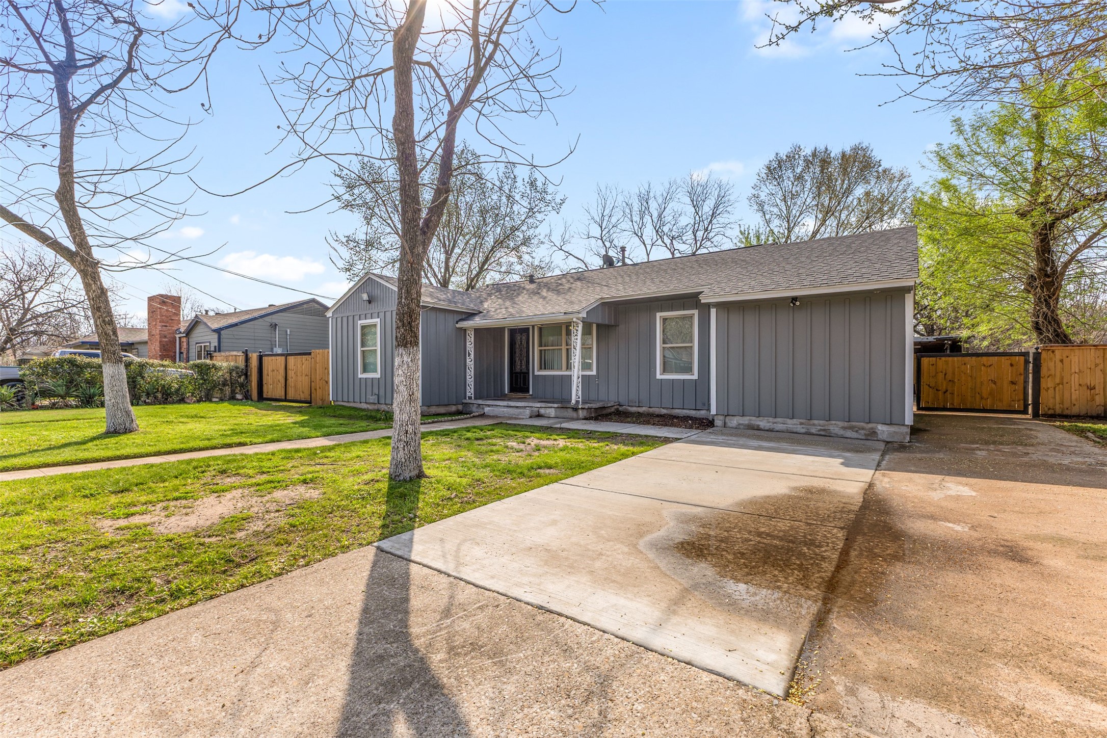 1014 Harlan Street Irving TX 75060