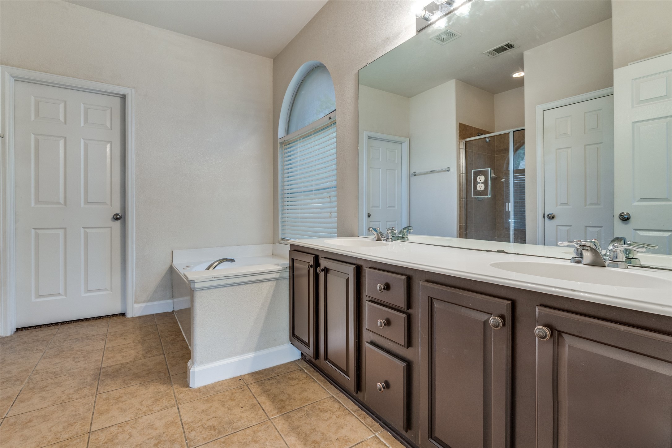 2847 Caminata Grand Prairie TX 75054
