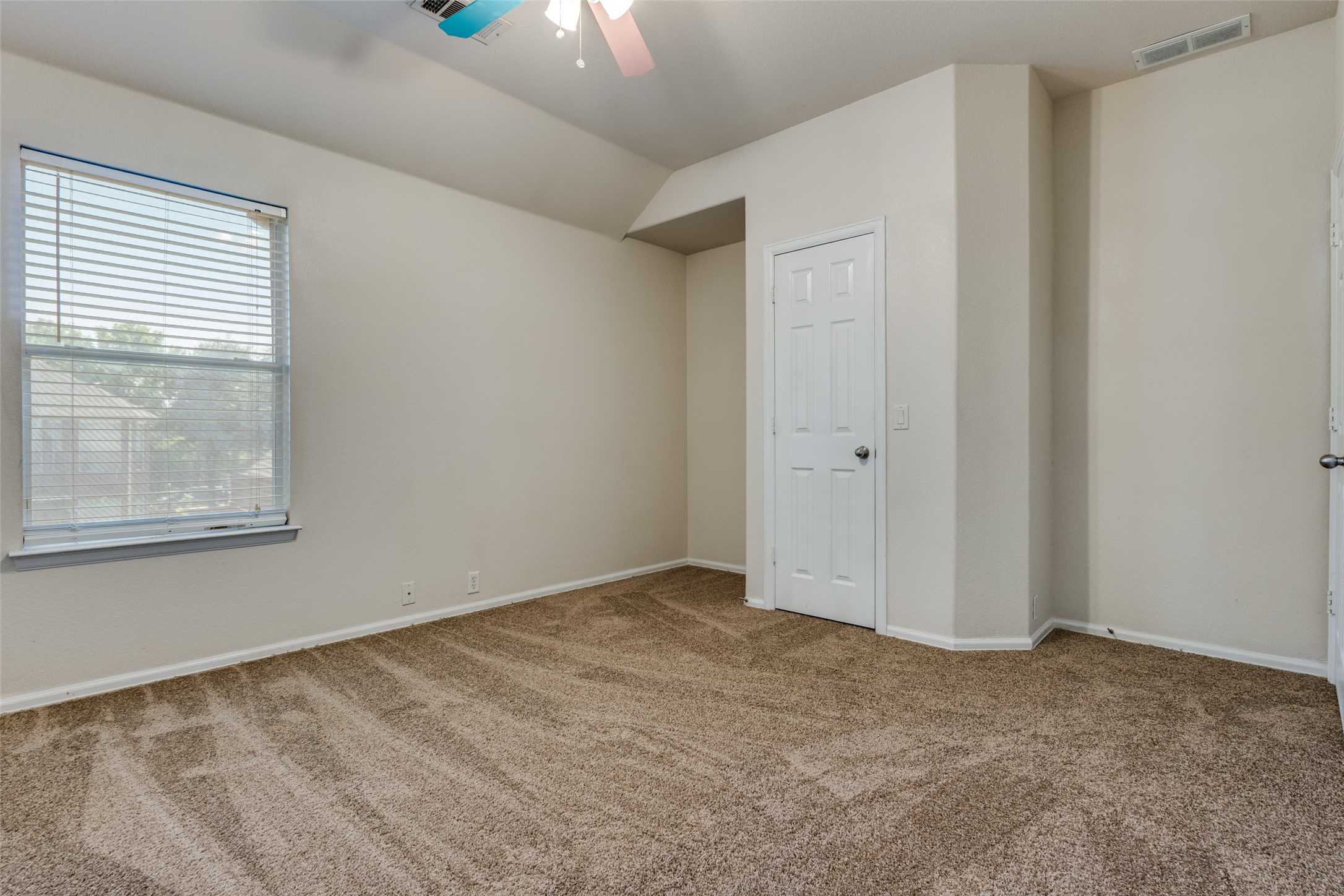 2847 Caminata Grand Prairie TX 75054