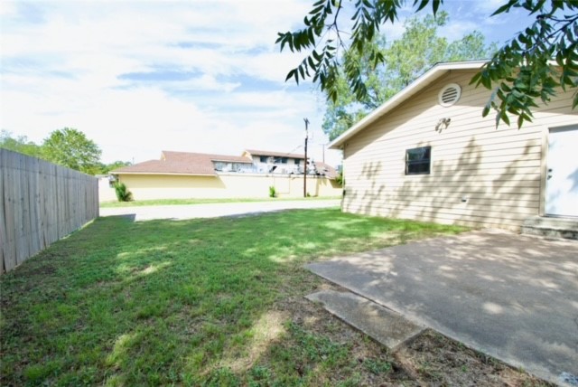 816 E Milam Street Mexia TX 76667