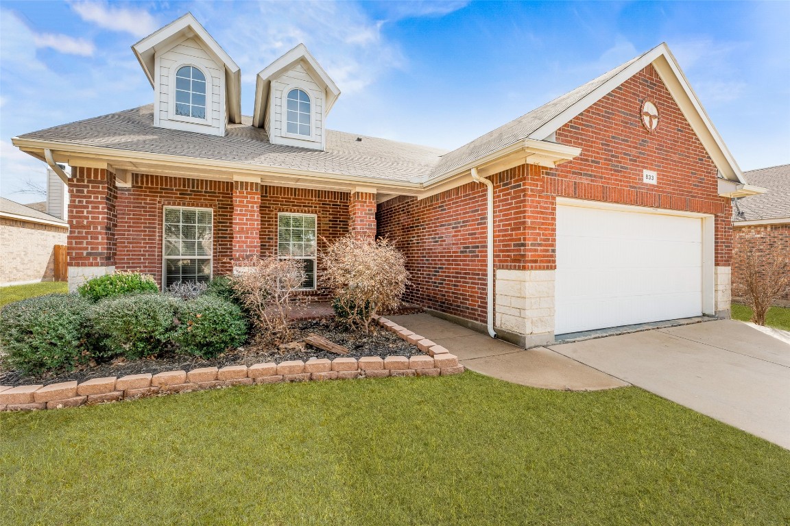 833 Pebblecreek Drive Burleson TX 76028