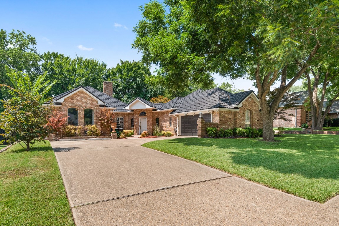 1113 Laon Lane Desoto TX 75115