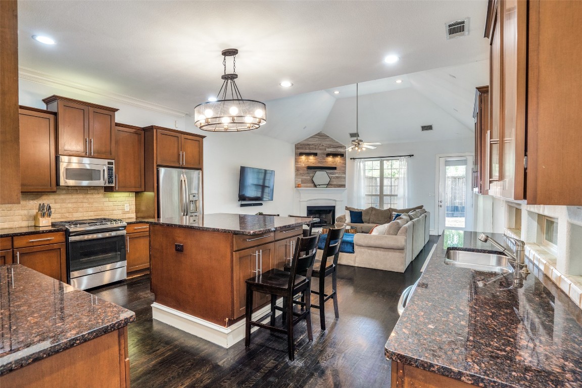 5009 Mission Avenue Dallas TX 75206