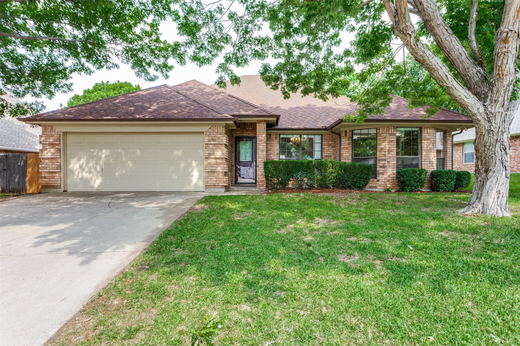 1213 Downwood Drive Burleson TX 76028