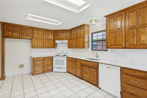 1213 Downwood Drive Burleson TX 76028