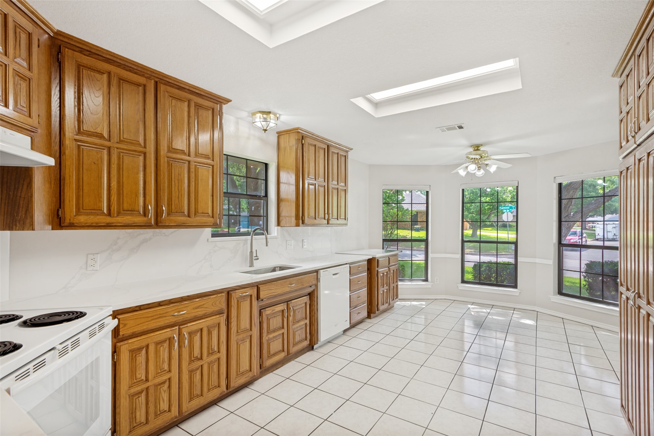 1213 Downwood Drive Burleson TX 76028