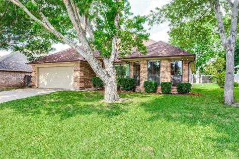 1213 Downwood Drive Burleson TX 76028