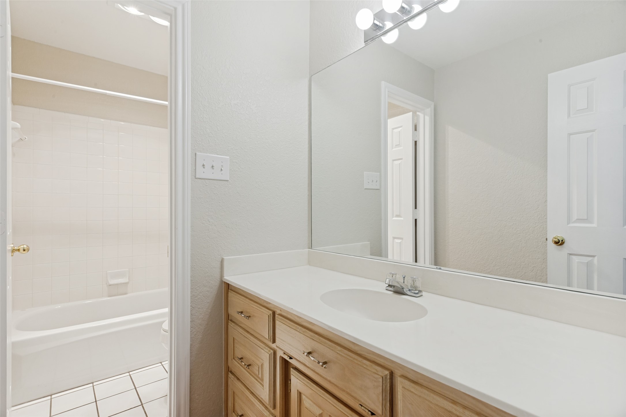 1213 Downwood Drive Burleson TX 76028