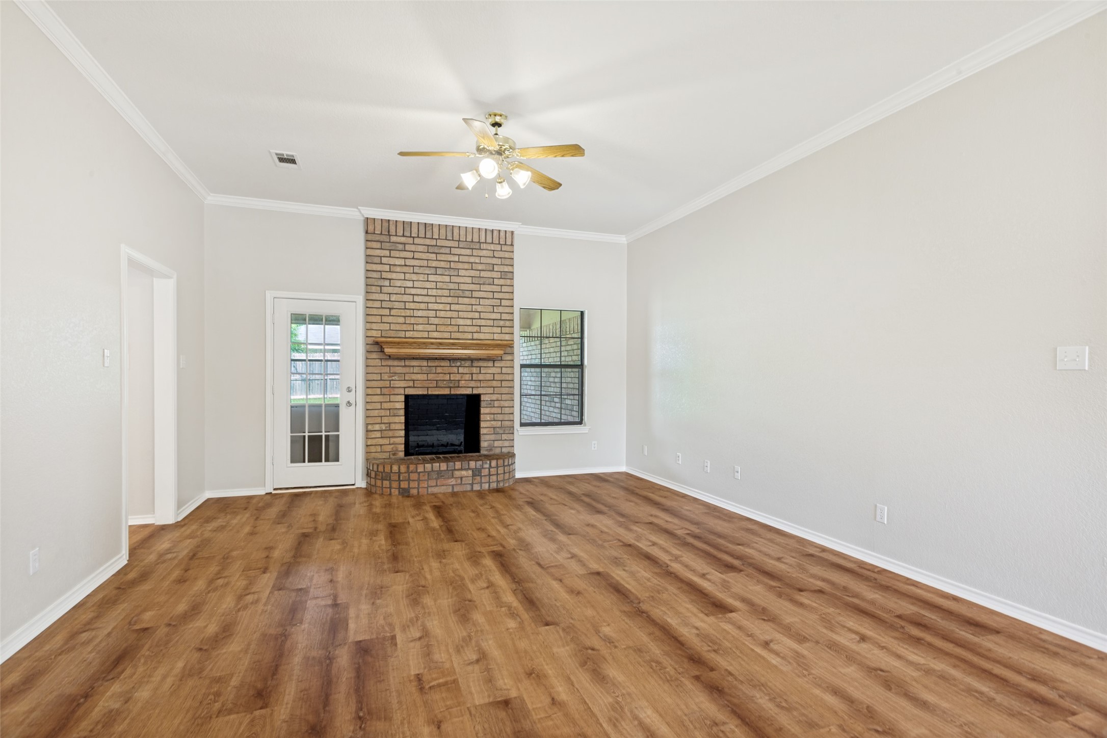1213 Downwood Drive Burleson TX 76028