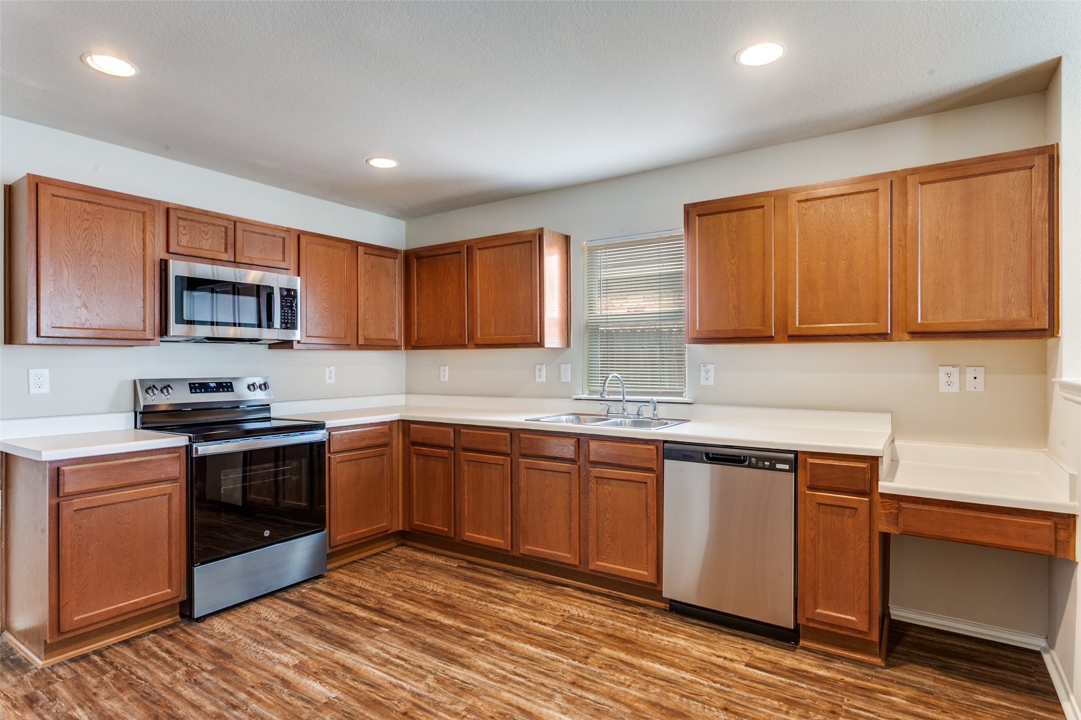 321 Silver Lake Trail Fort Worth TX 76140
