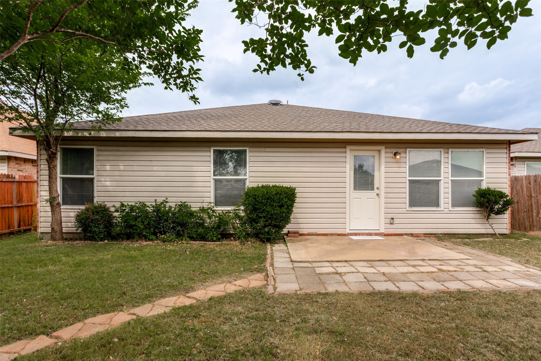 321 Silver Lake Trail Fort Worth TX 76140