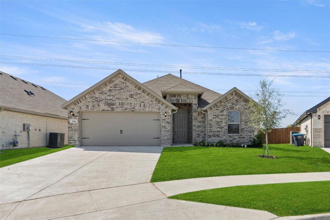5904 Halls Lake Loop Fort Worth TX 76179