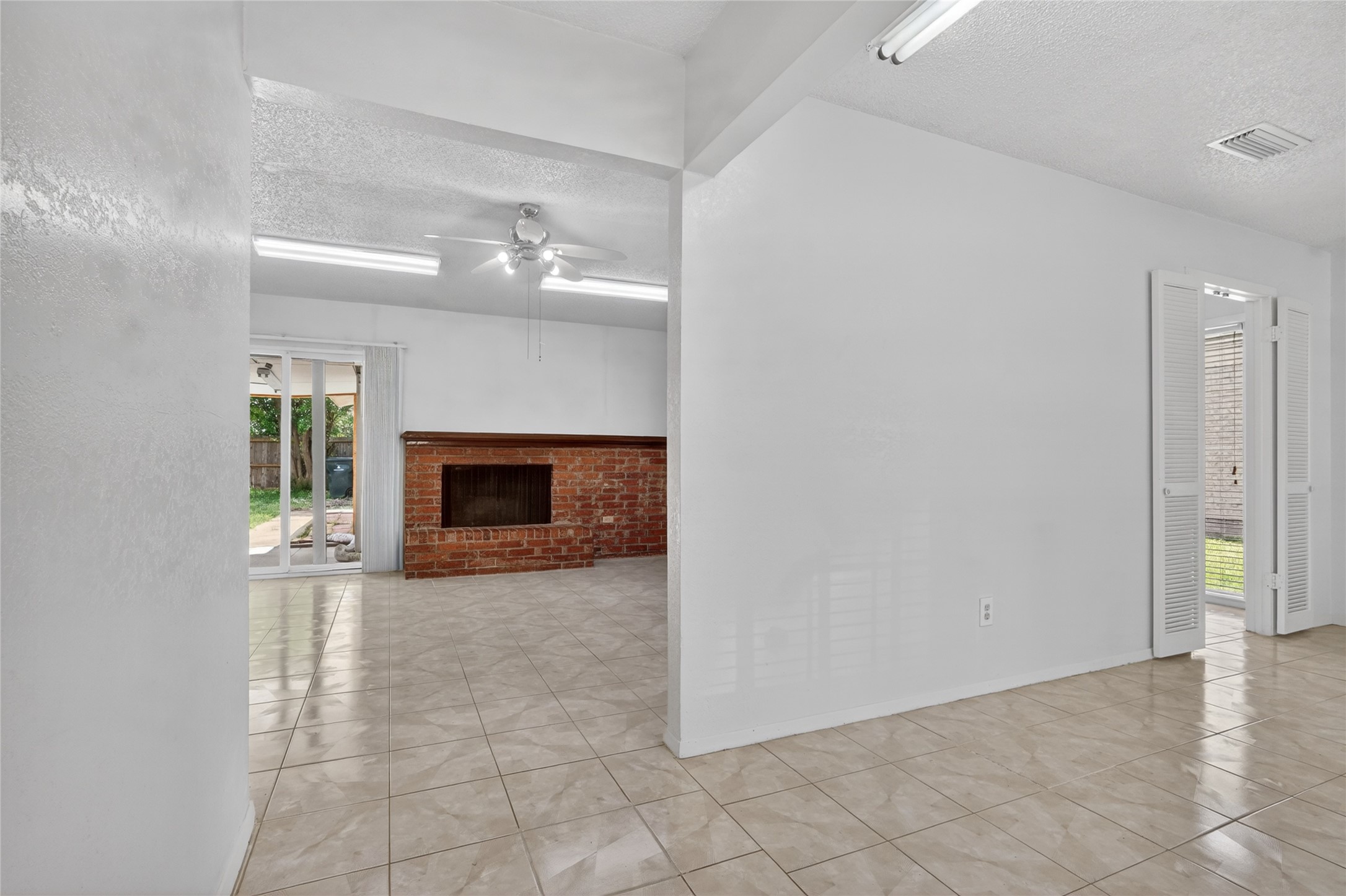2014 Powderhorn Garland TX 75044
