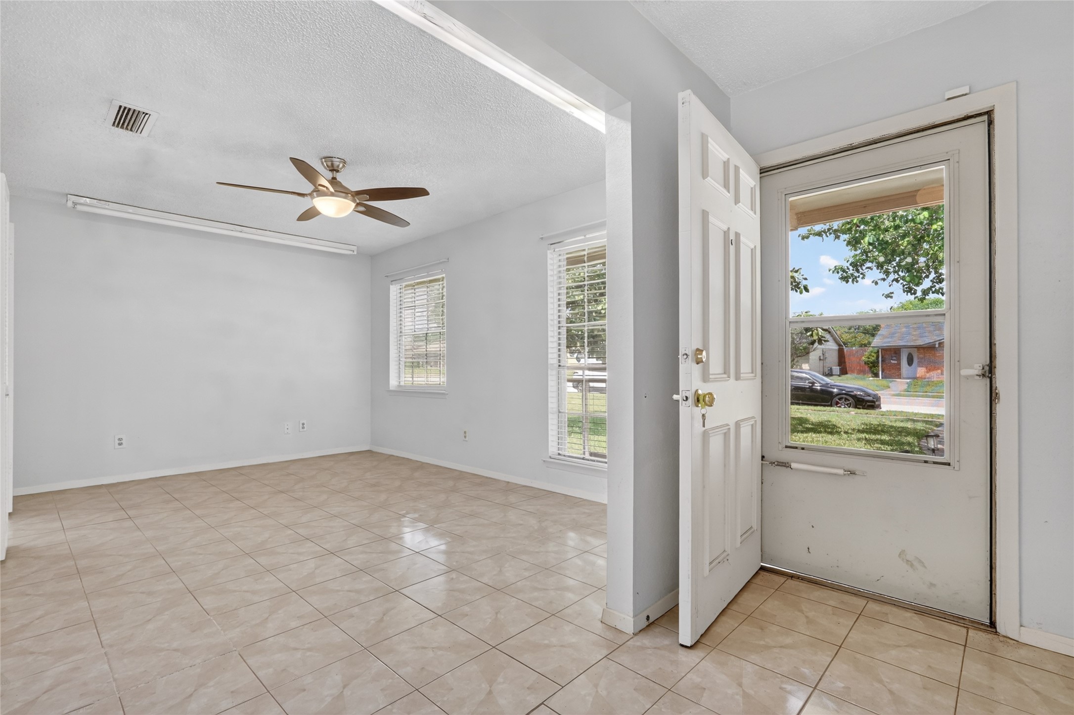 2014 Powderhorn Garland TX 75044