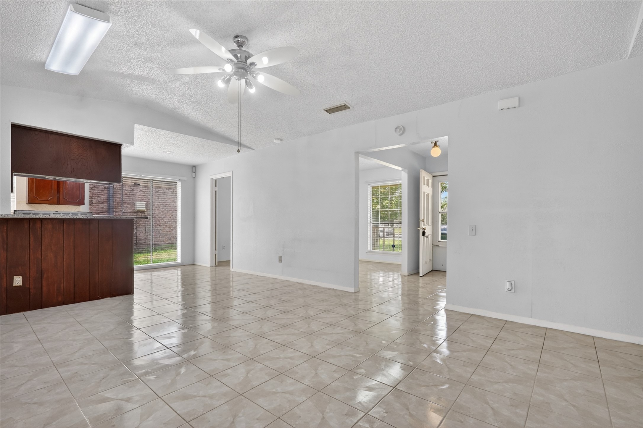 2014 Powderhorn Garland TX 75044
