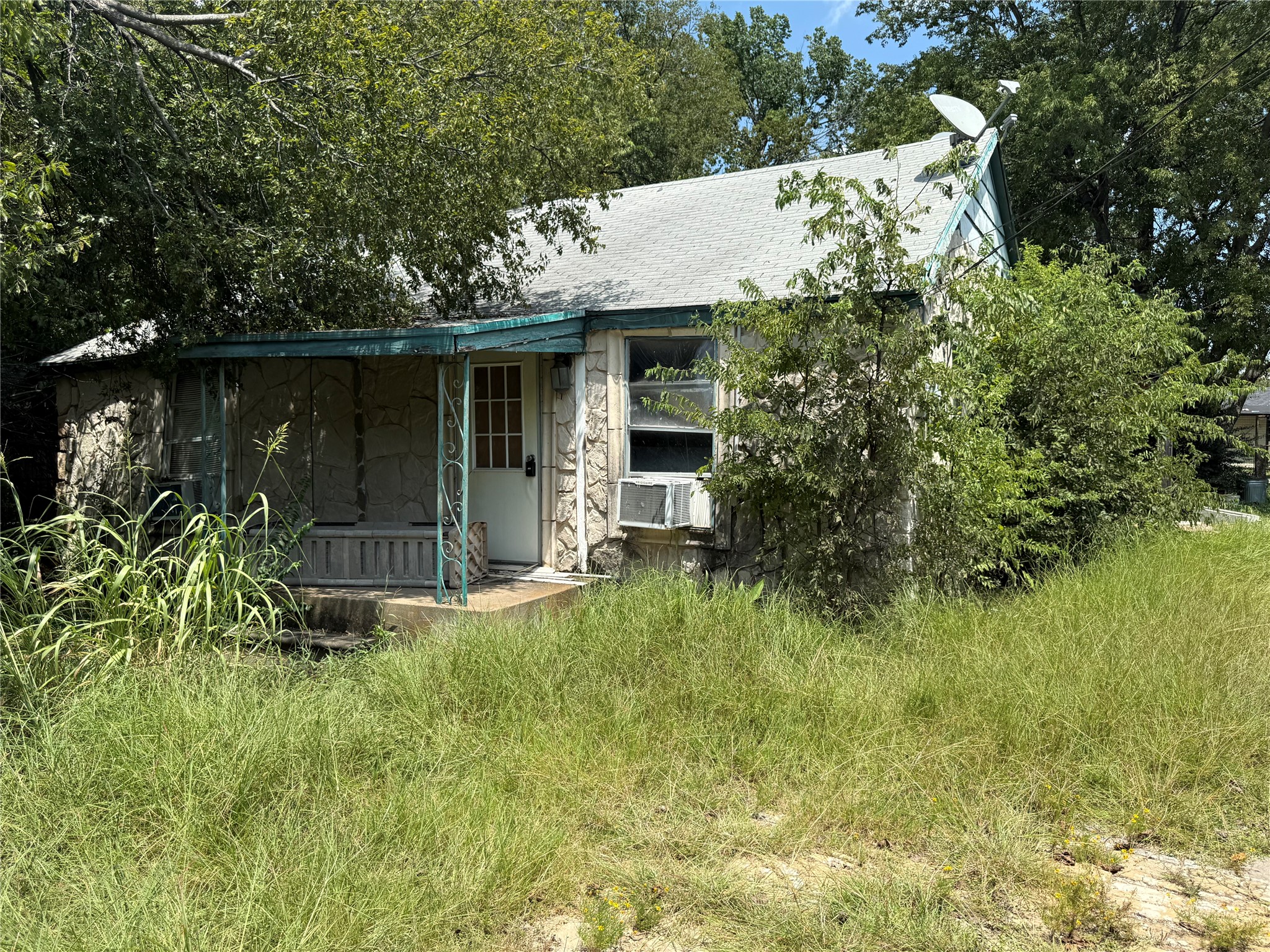 405 S Colorado Street Whitney TX 76692
