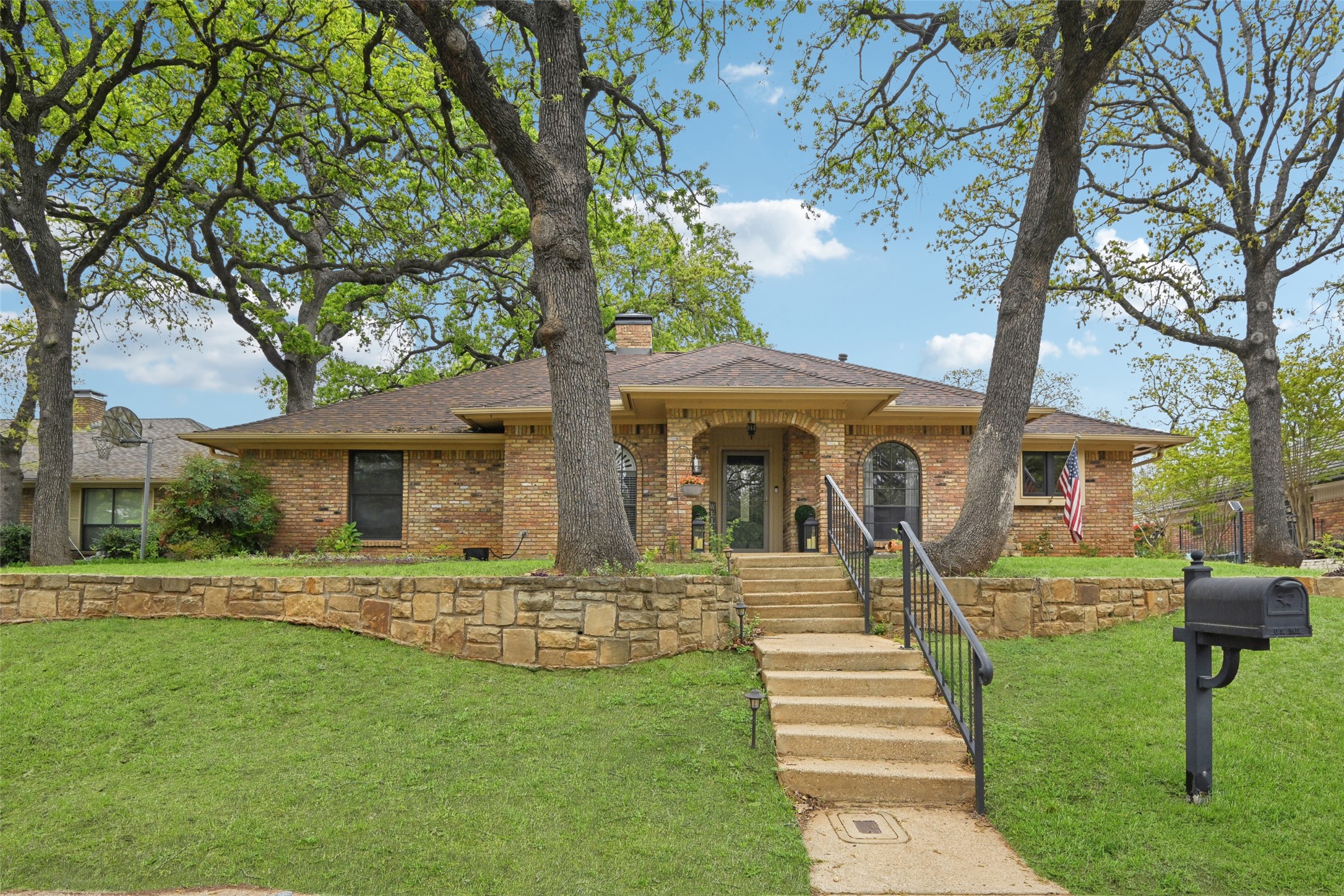 4101 Woodcastle Court Arlington TX 76016