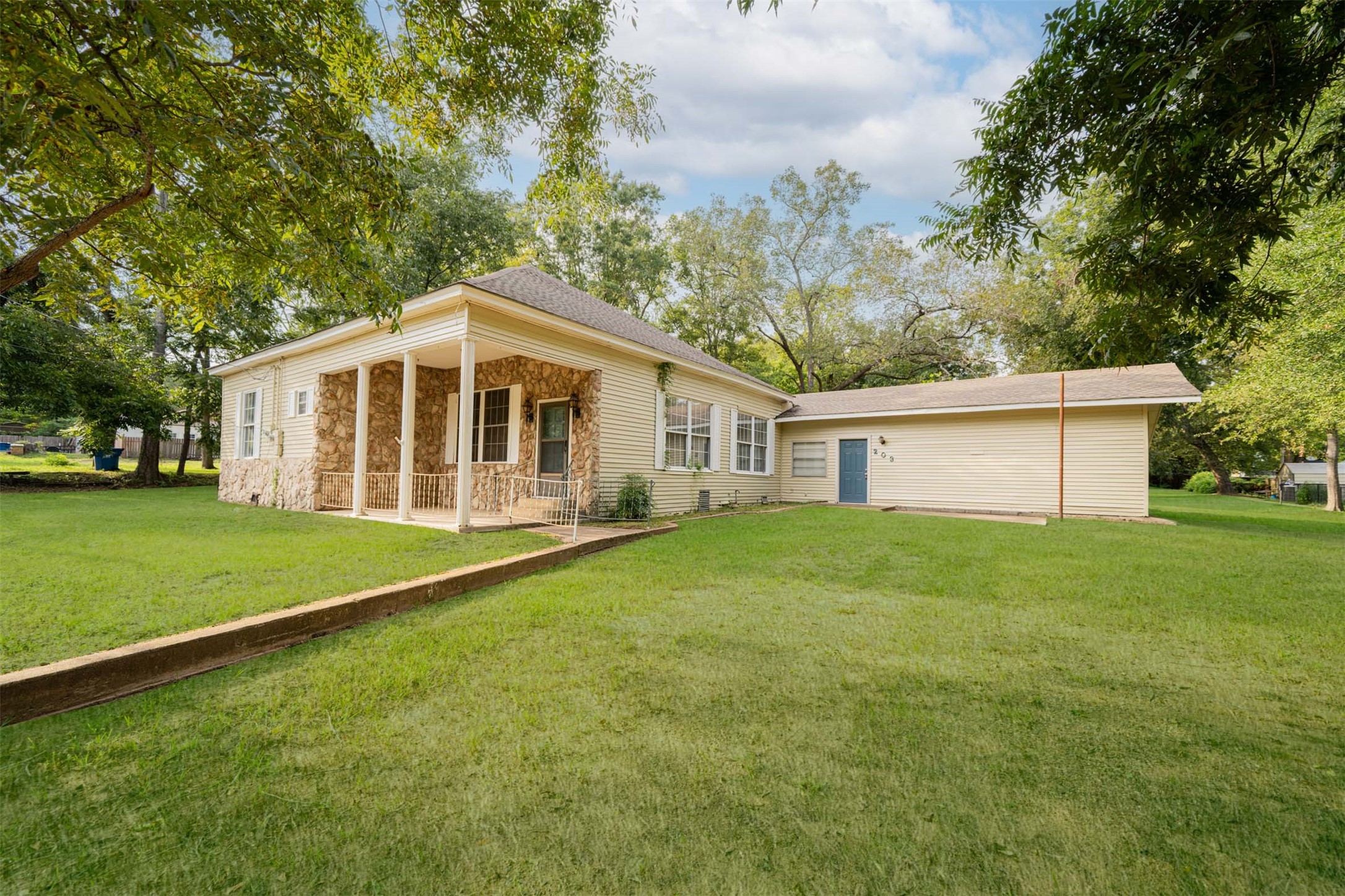 203 E Groves Street Big Sandy TX 75755
