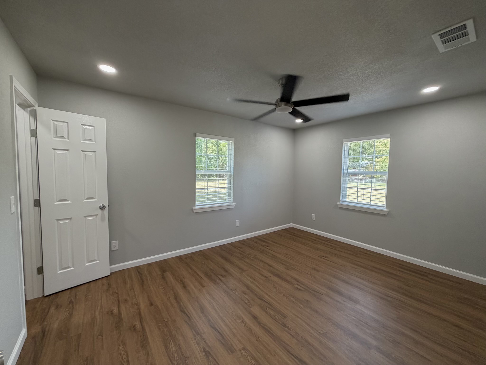 628 W 3rd Street Burkburnett TX 76354