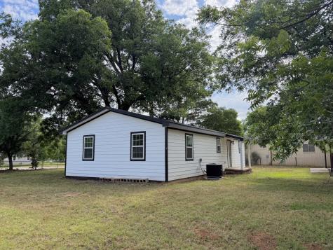 628 W 3rd Street Burkburnett TX 76354