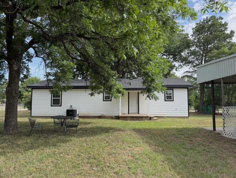 628 W 3rd Street Burkburnett TX 76354