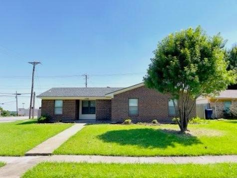 1130 Montclair Drive Garland TX 75040