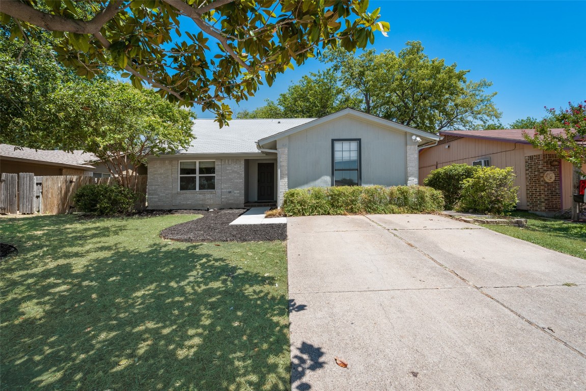 614 E Springdale Lane Grand Prairie TX 75052