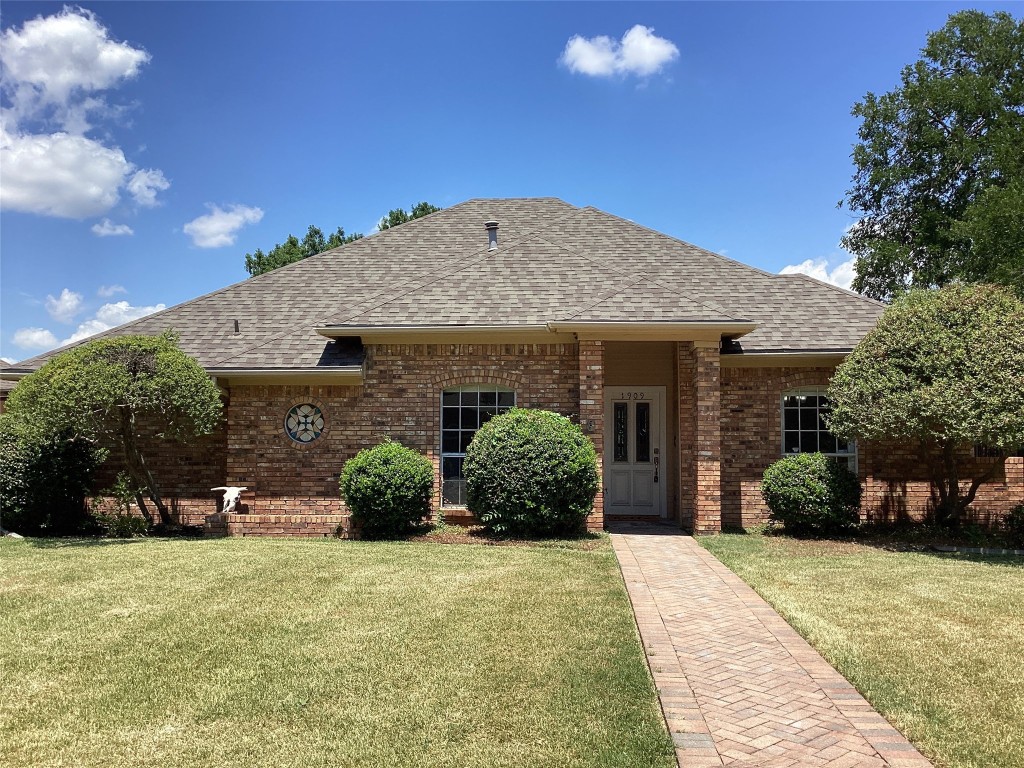 1909 Royal Crest Drive Garland TX 75043