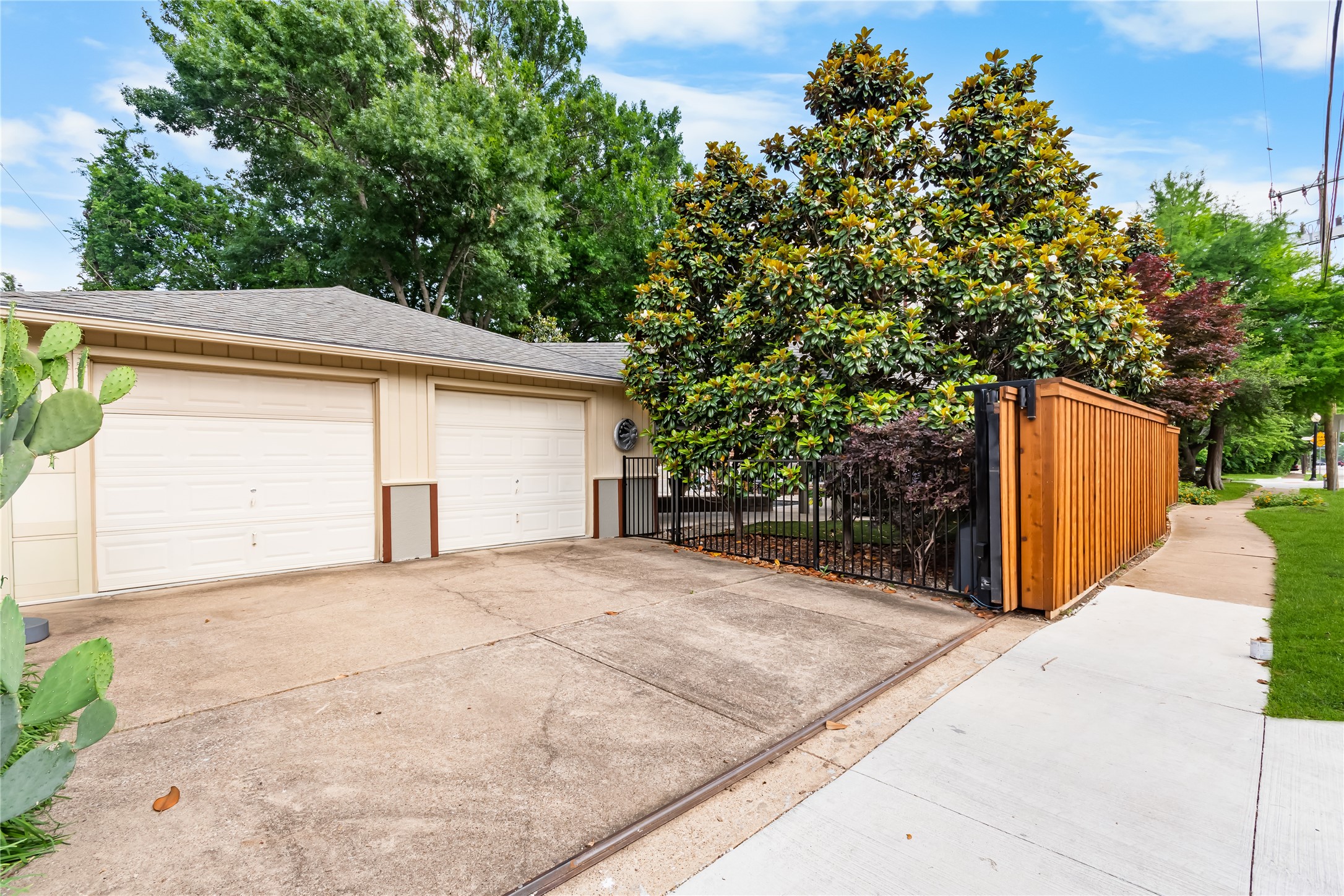 5503 Monticello Avenue Dallas TX 75206