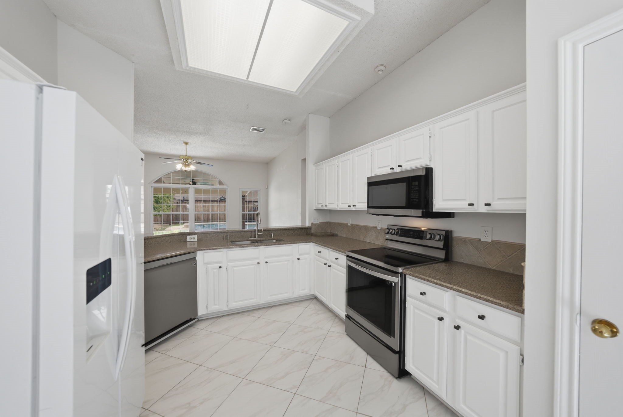2317 Edinburgh Way Garland TX 75040