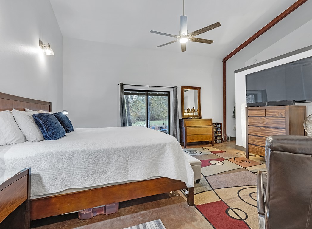129 County Road 1239 Maud TX 75567