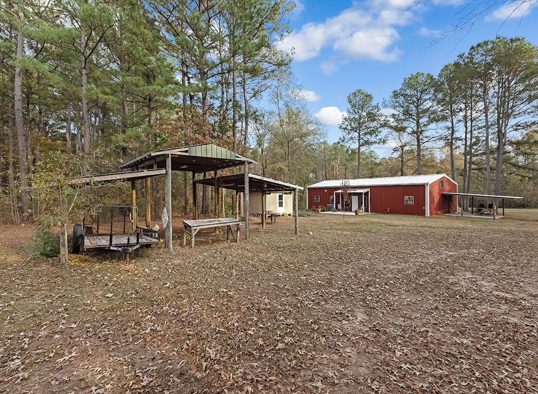 129 County Road 1239 Maud TX 75567
