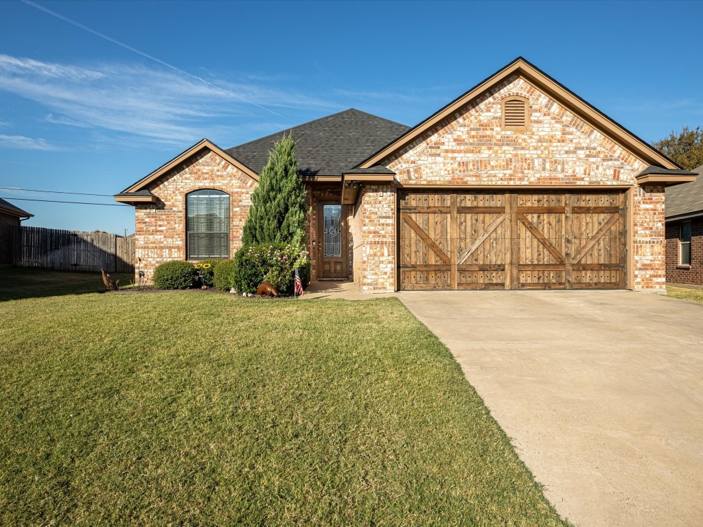 1421 Lauren Lane Granbury TX 76048