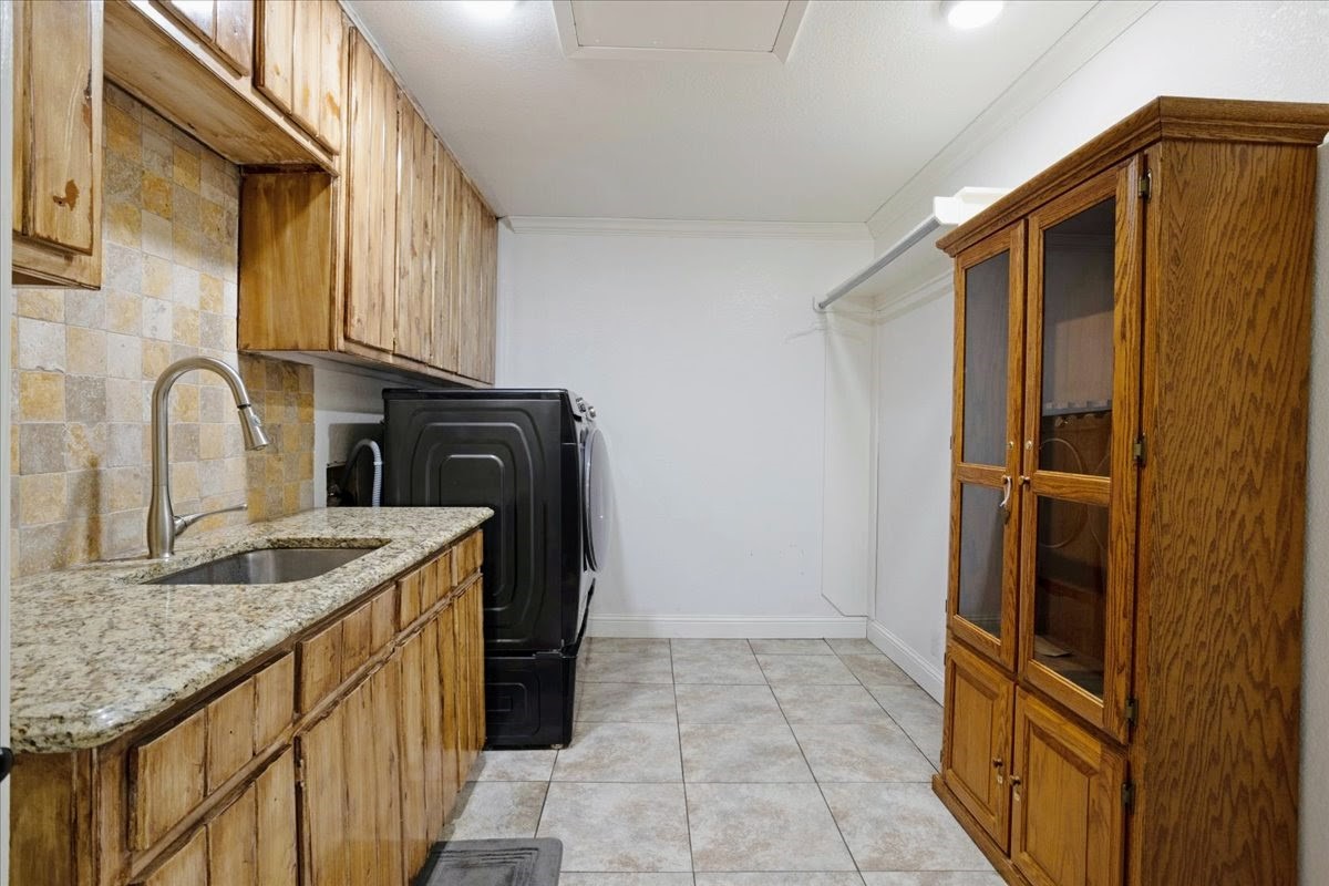 1578 County Road 1240 Savoy TX 75479