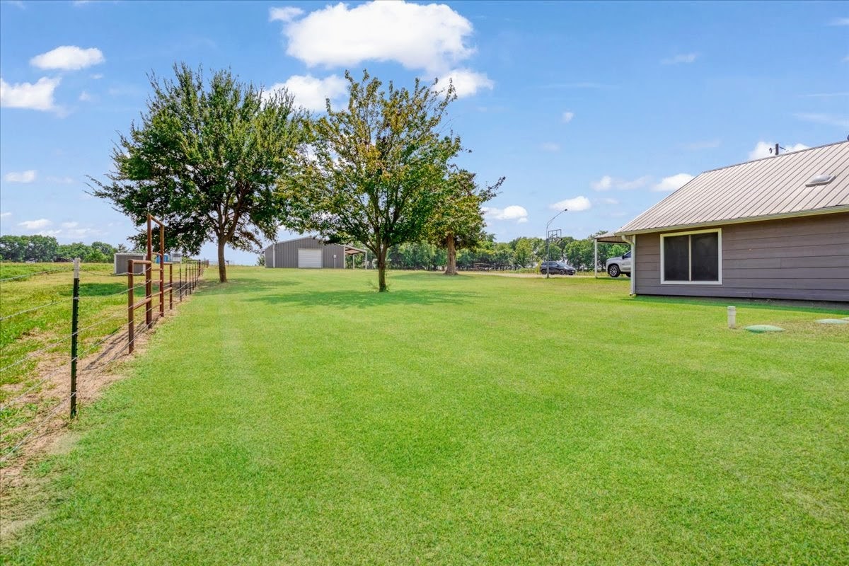 1578 County Road 1240 Savoy TX 75479