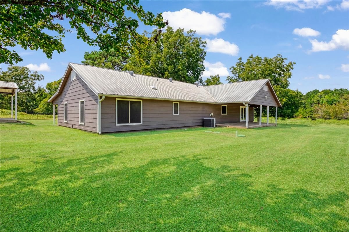1578 County Road 1240 Savoy TX 75479