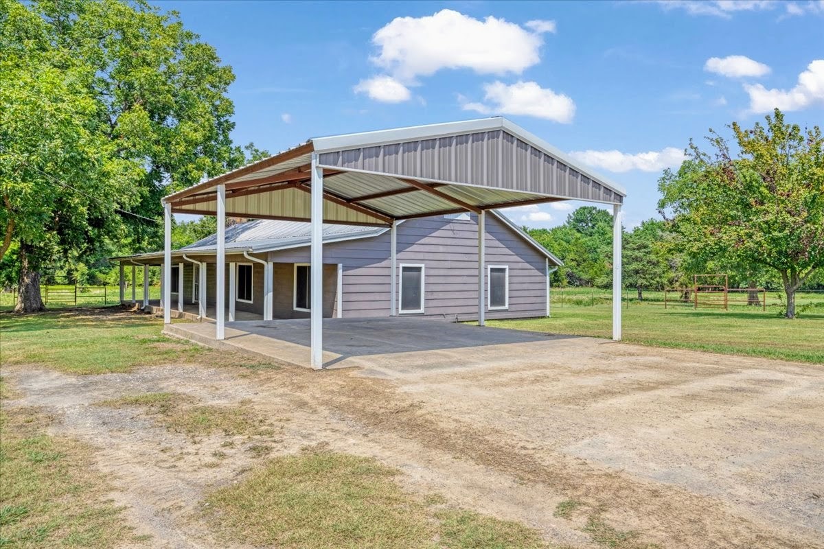 1578 County Road 1240 Savoy TX 75479