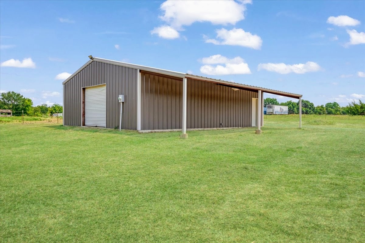 1578 County Road 1240 Savoy TX 75479