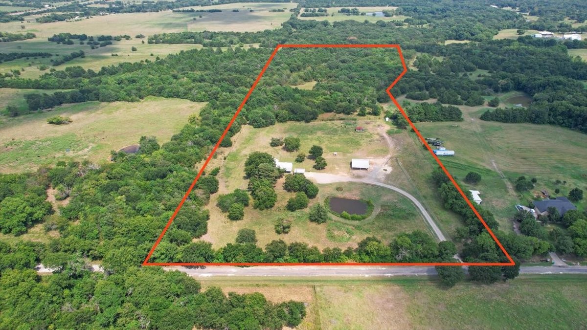 1578 County Road 1240 Savoy TX 75479