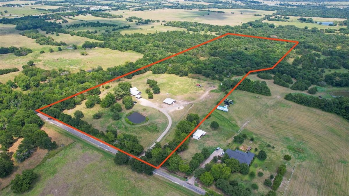 1578 County Road 1240 Savoy TX 75479
