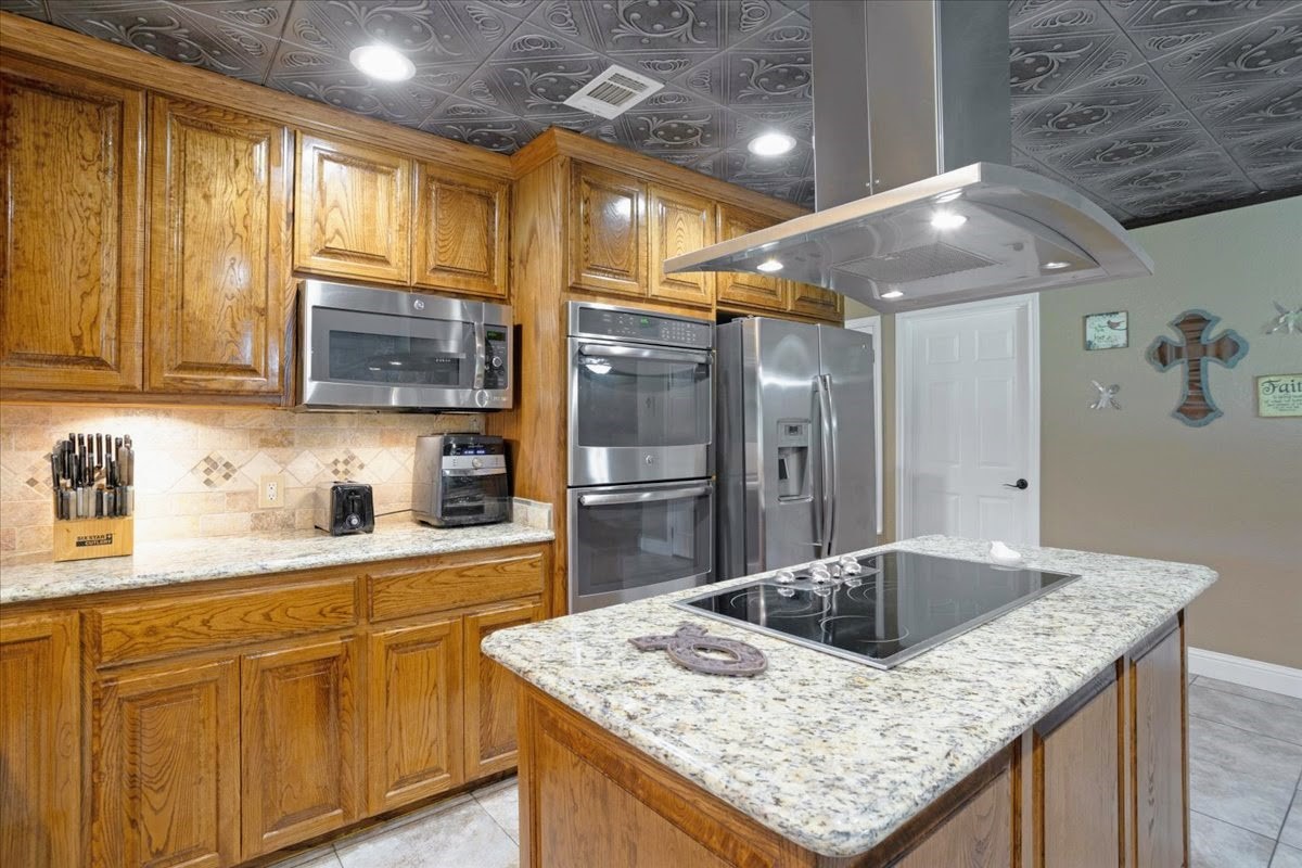 1578 County Road 1240 Savoy TX 75479