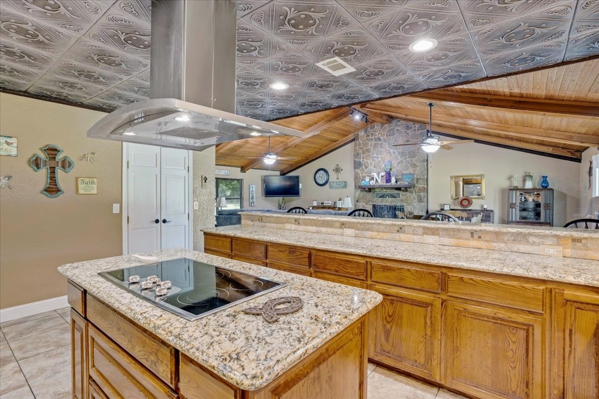 1578 County Road 1240 Savoy TX 75479