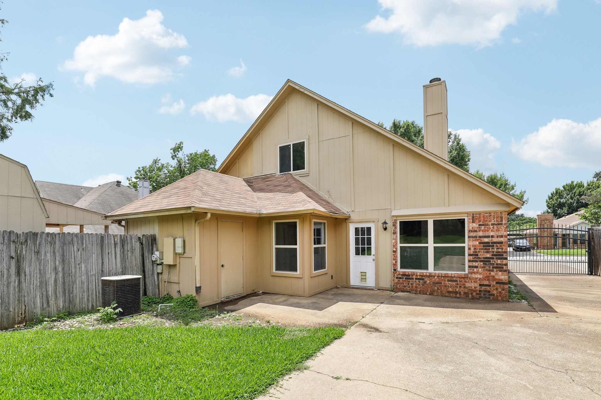 2710 Newkirk Court Euless TX 76039