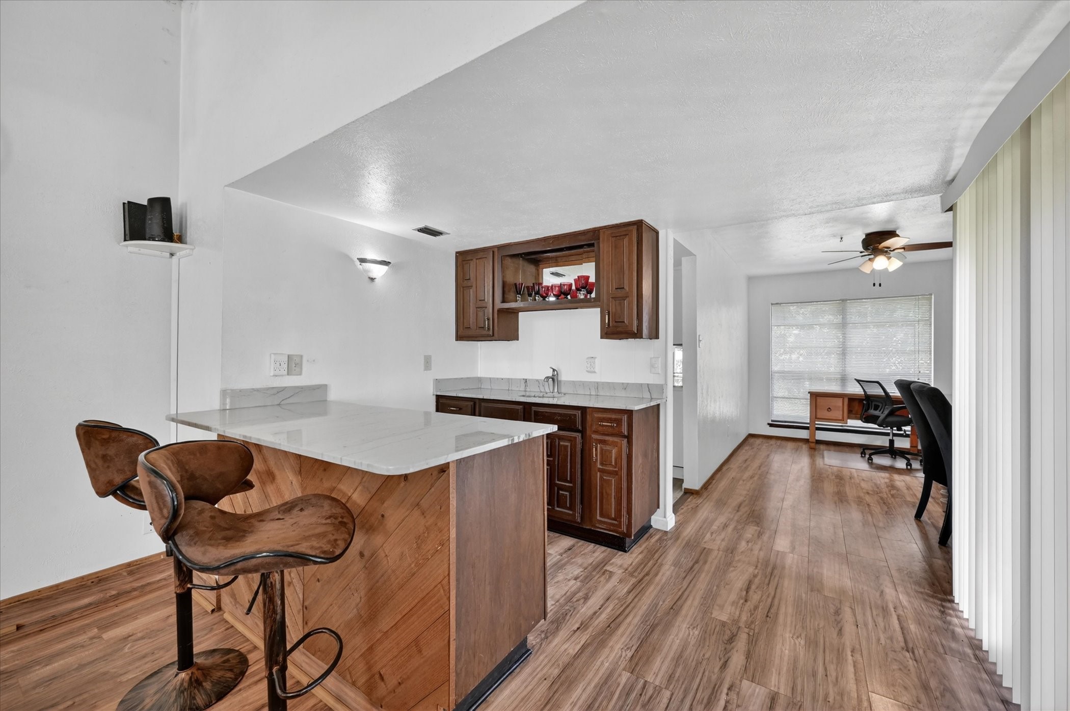 2705 Treeview Drive Arlington TX 76016