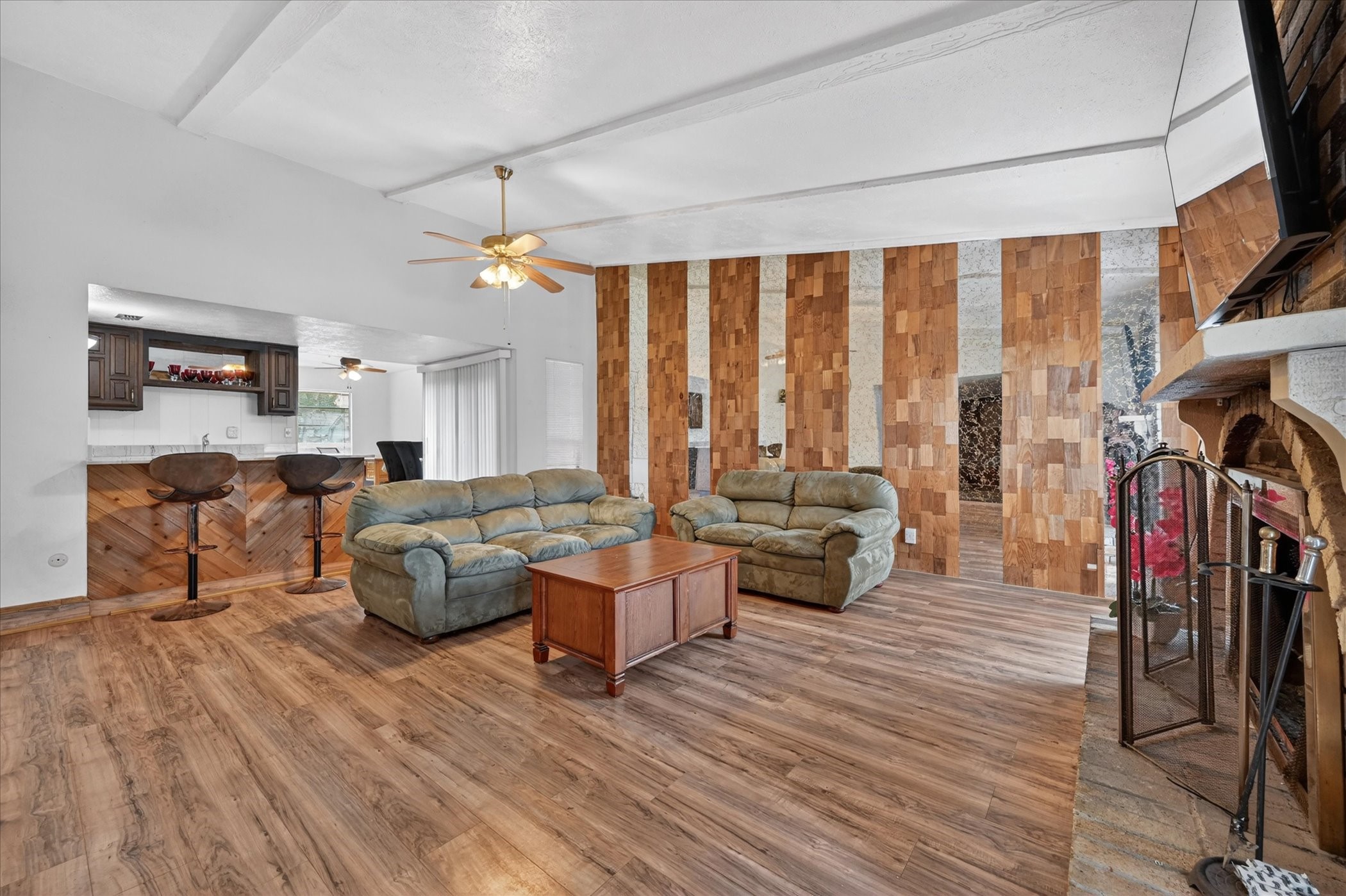 2705 Treeview Drive Arlington TX 76016